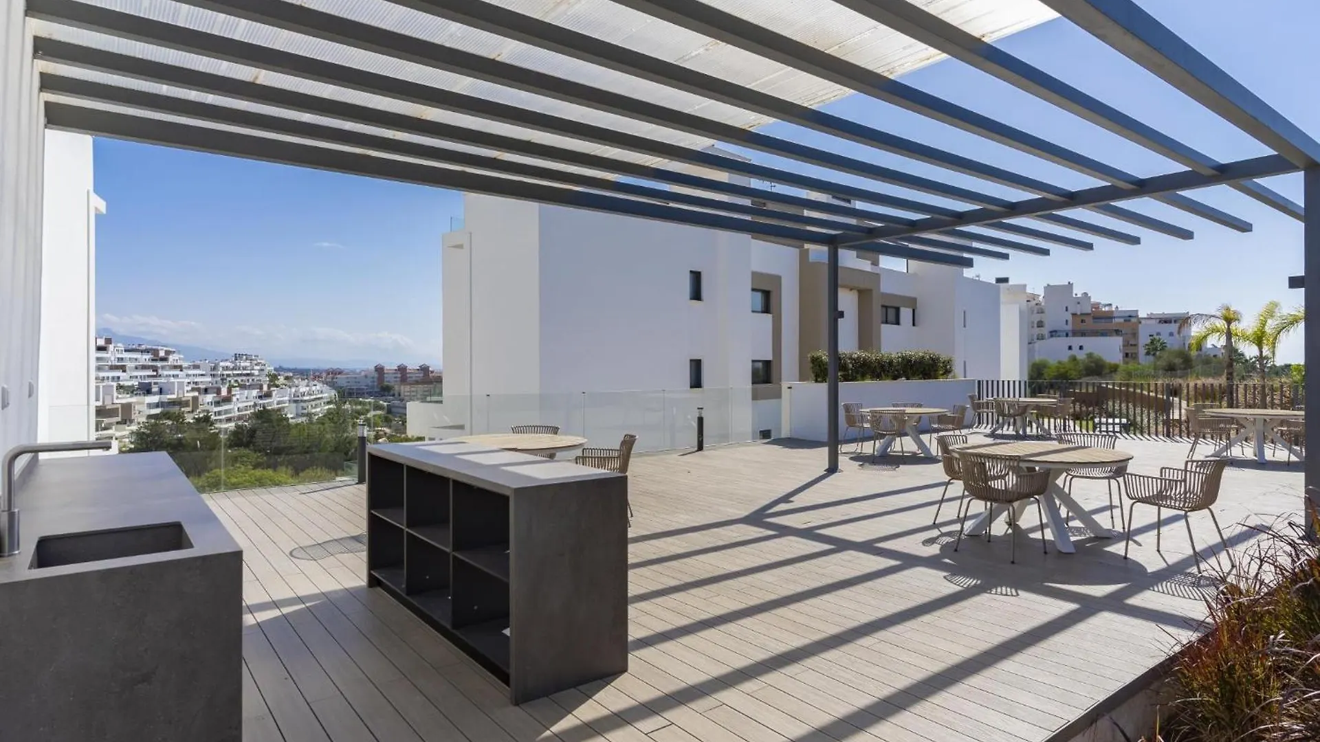 Spacious Apartment With Terrace And Garden Close To The Sea Estepona 0*,