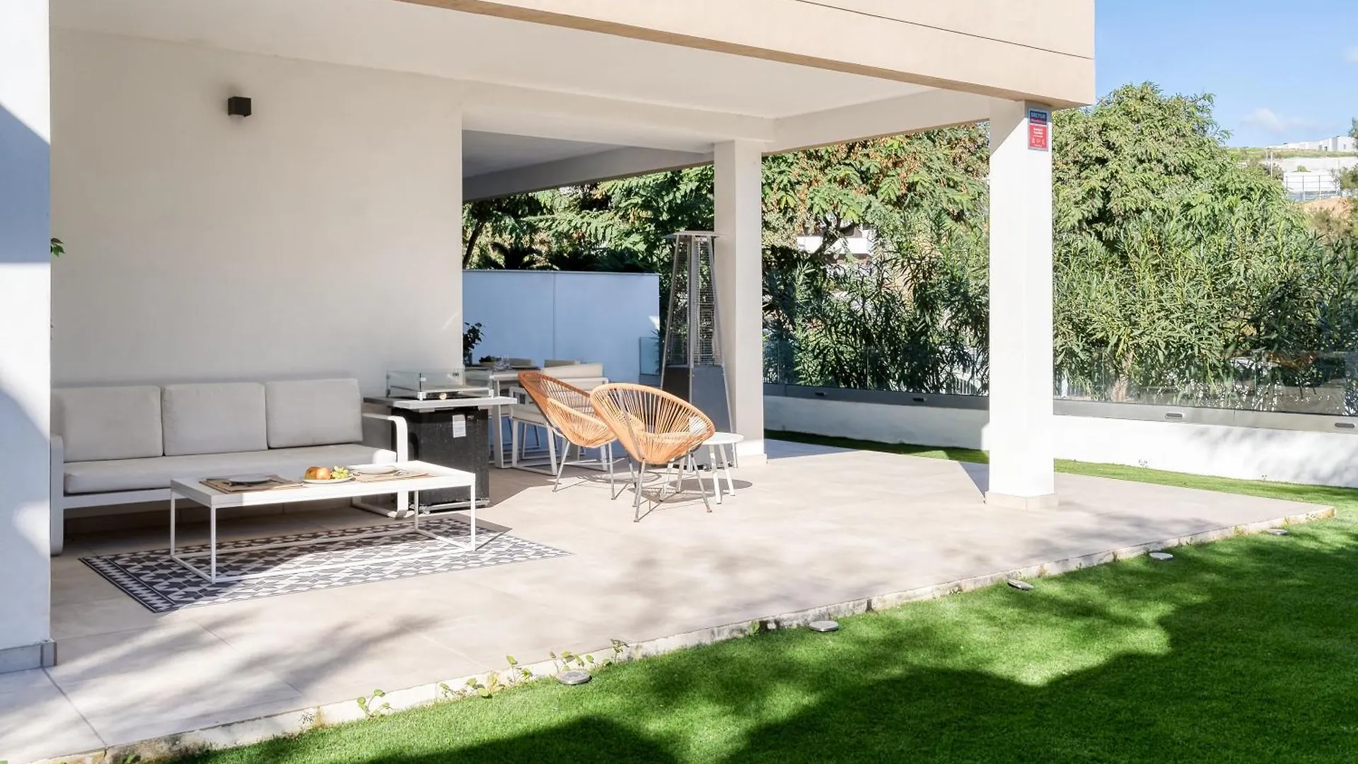 Spacious Apartment With Terrace And Garden Close To The Sea Estepona