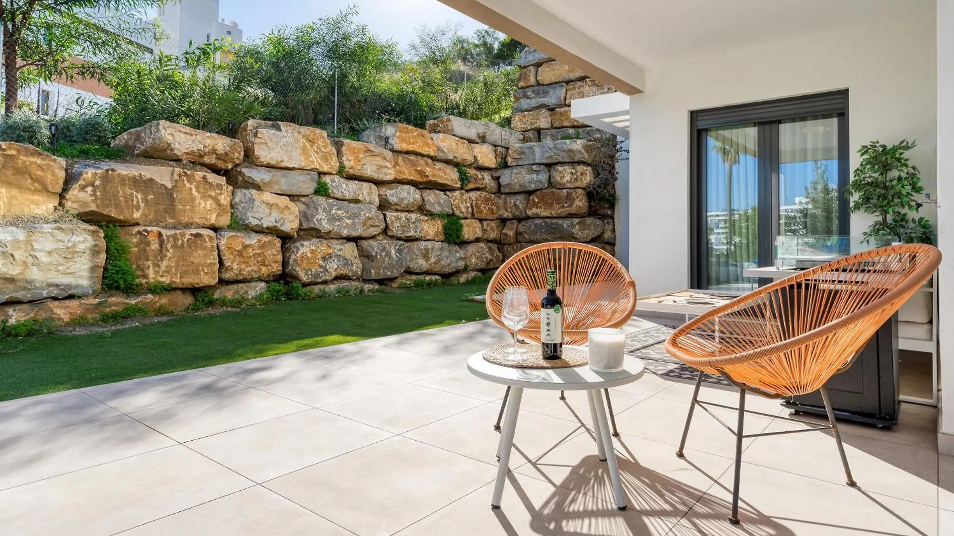 Spacious Apartment With Terrace And Garden Close To The Sea Estepona