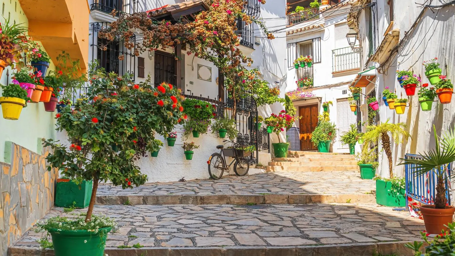 Spacious Apartment With Terrace And Garden Close To The Sea Estepona Spain