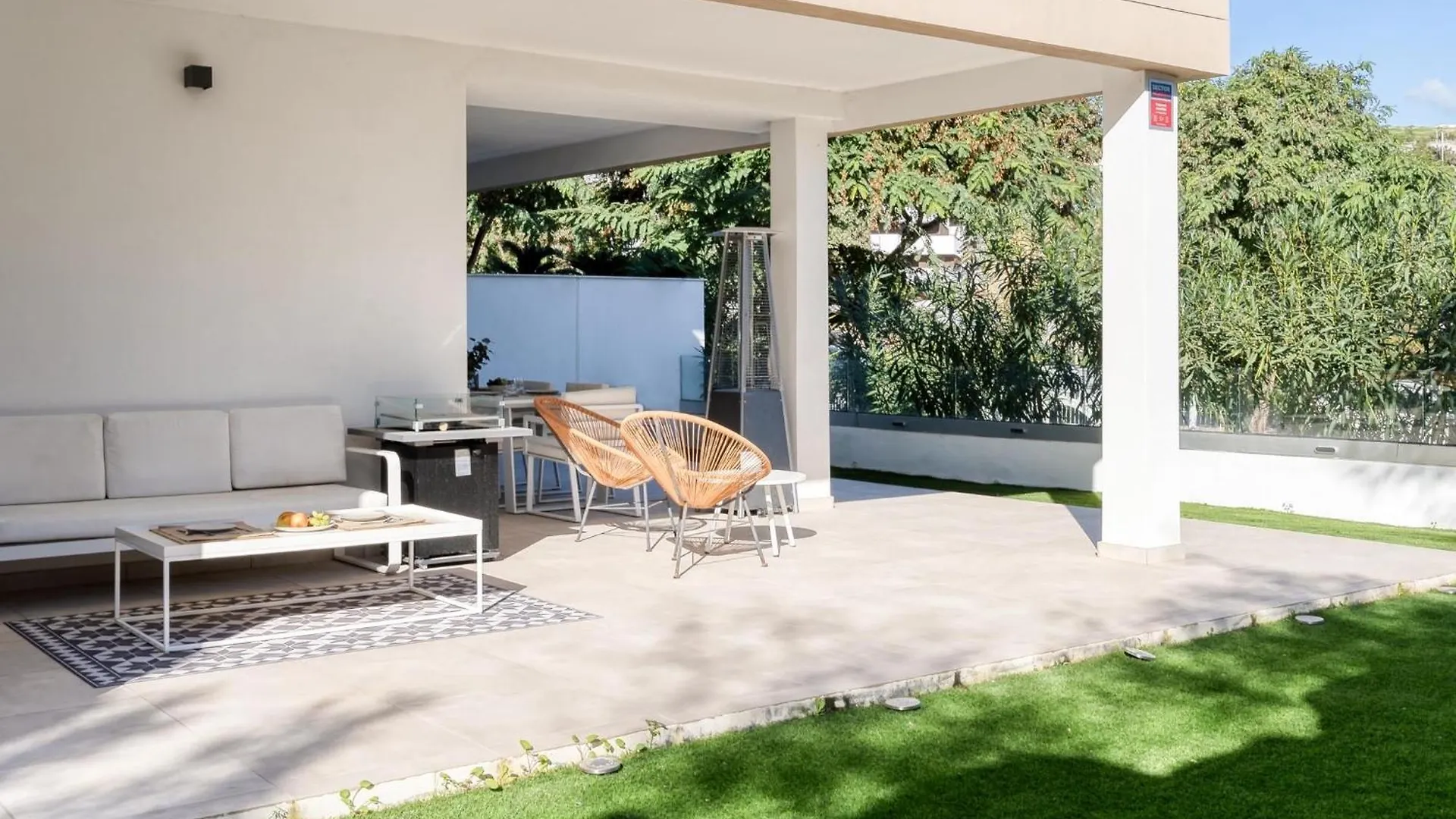 Spacious Apartment With Terrace And Garden Close To The Sea Estepona Spain