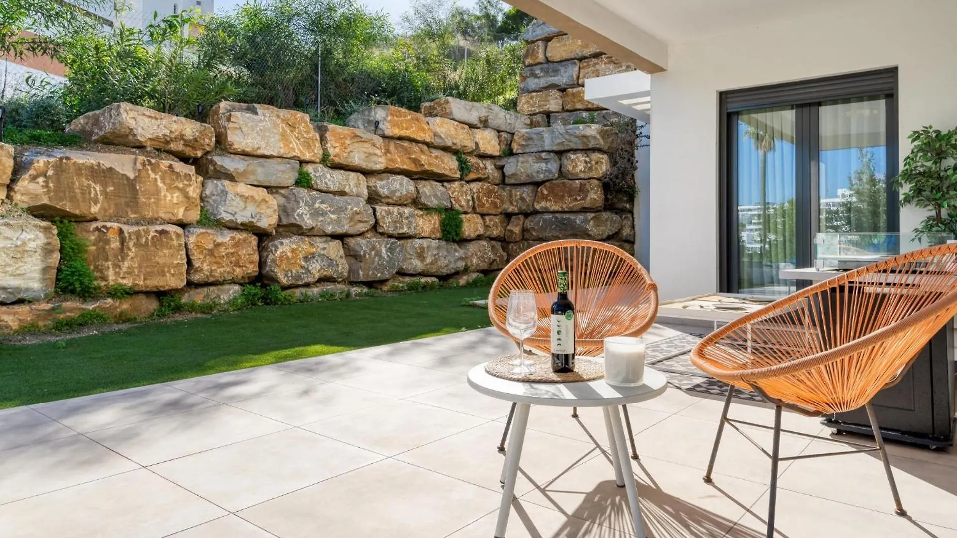 Spacious Apartment With Terrace And Garden Close To The Sea إِستيبونا 0*,  إسبانيا