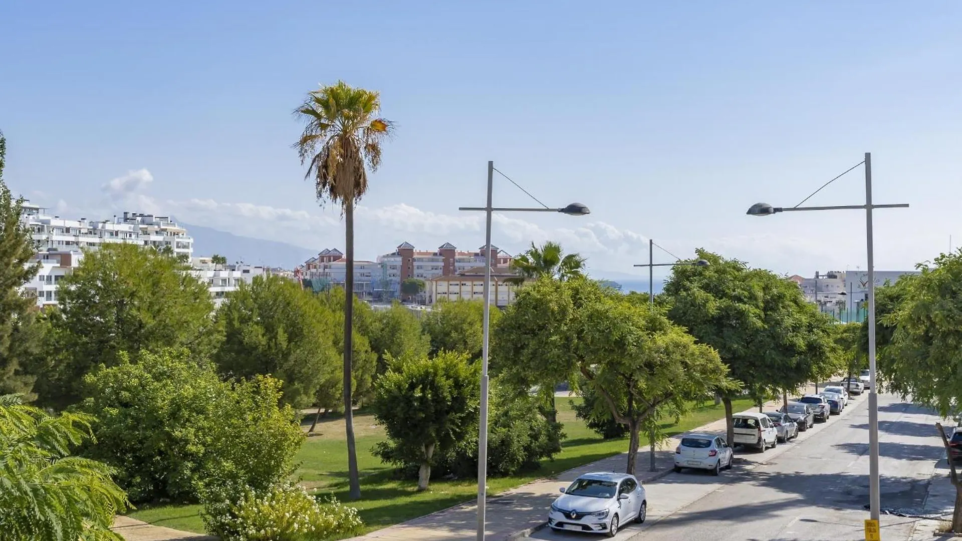 Spacious Apartment With Terrace And Garden Close To The Sea إِستيبونا