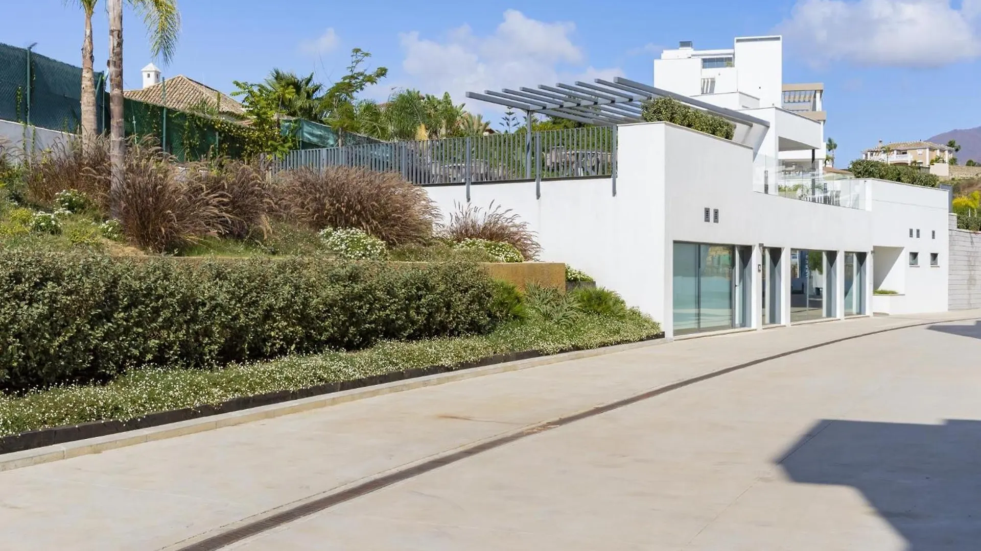 Spacious Apartment With Terrace And Garden Close To The Sea إِستيبونا إسبانيا
