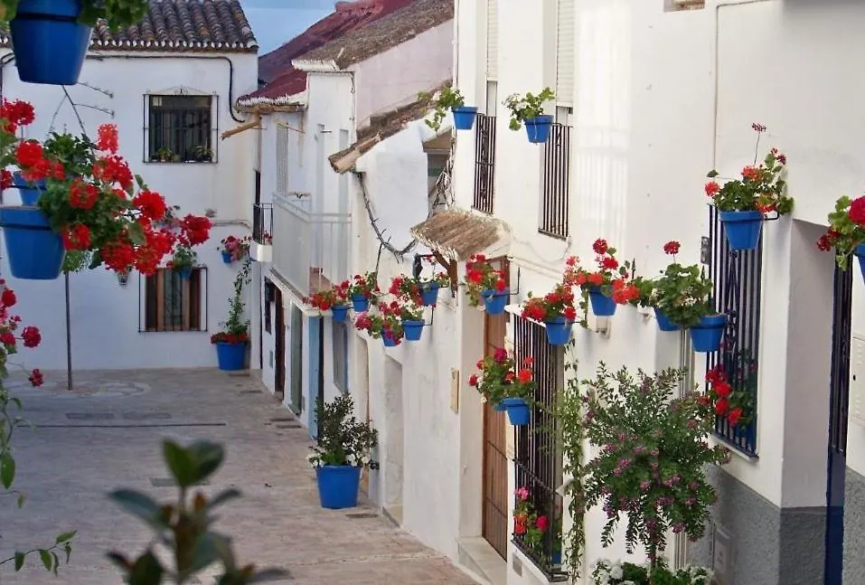 Spacious Apartment With Terrace And Garden Close To The Sea إِستيبونا