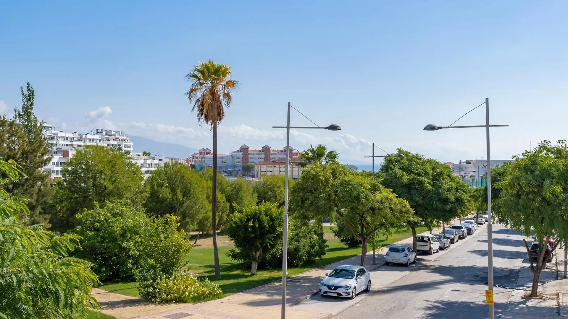 Spacious Apartment With Terrace And Garden Close To The Sea إِستيبونا