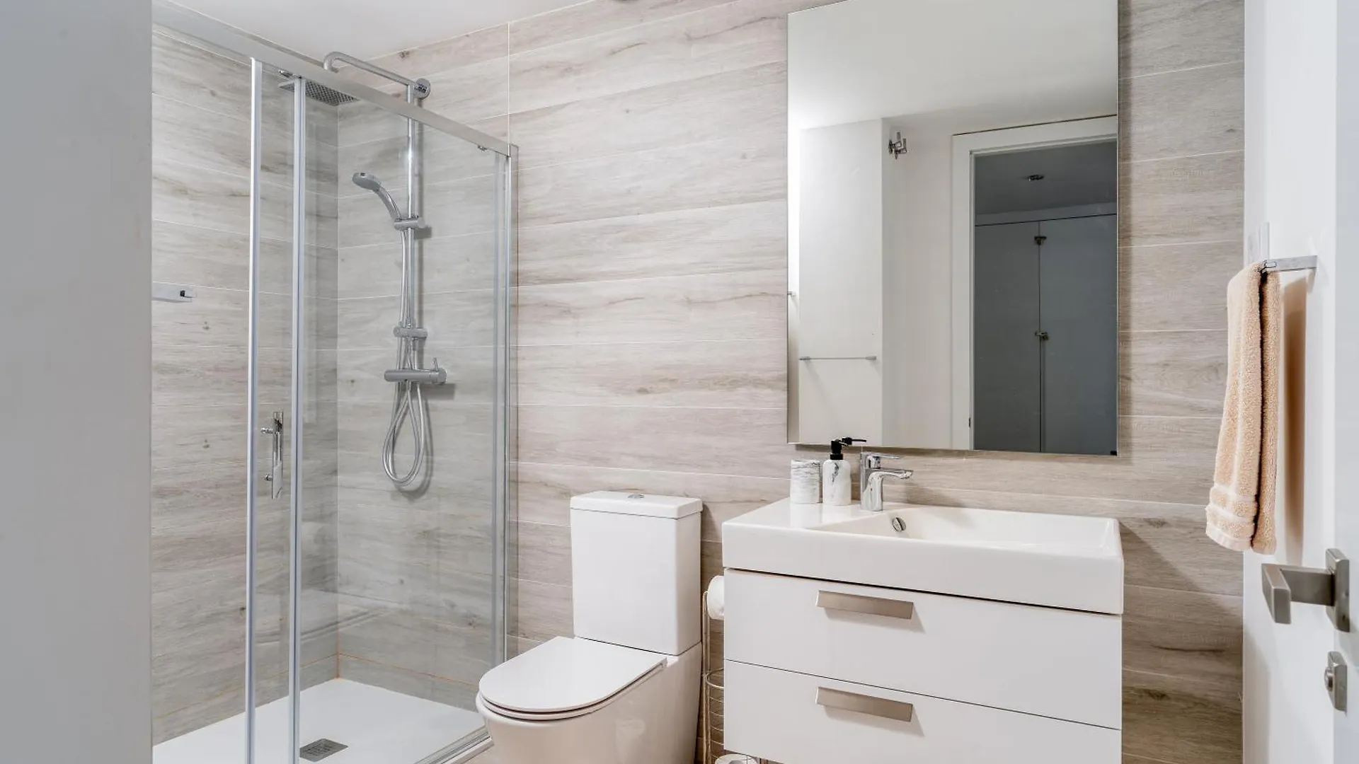 Spacious Apartment With Terrace And Garden Close To The Sea إِستيبونا إسبانيا