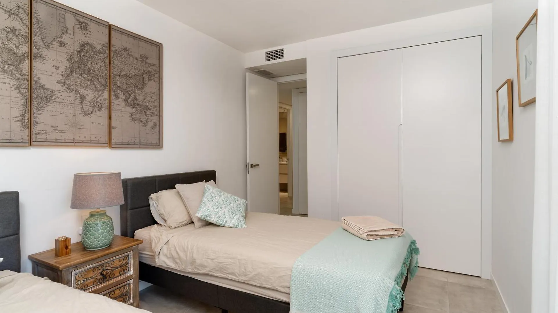 Spacious Apartment With Terrace And Garden Close To The Sea إِستيبونا إسبانيا