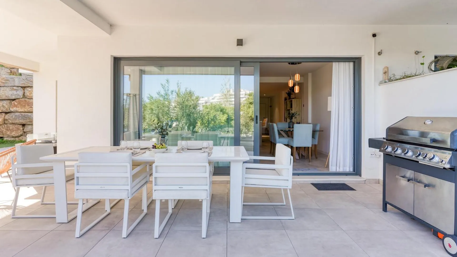 Spacious Apartment With Terrace And Garden Close To The Sea إِستيبونا 0*,