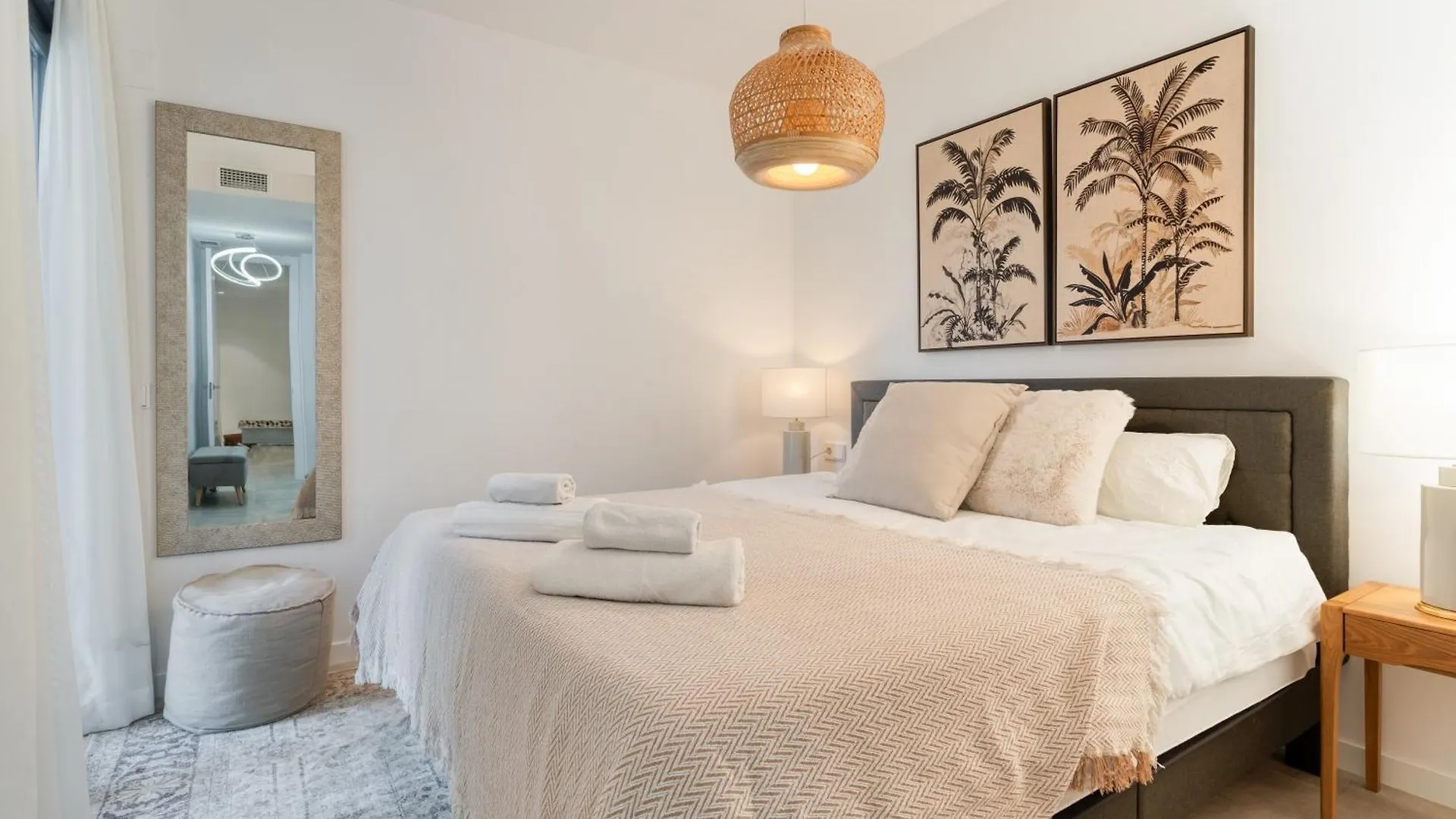 Spacious Apartment With Terrace And Garden Close To The Sea إِستيبونا