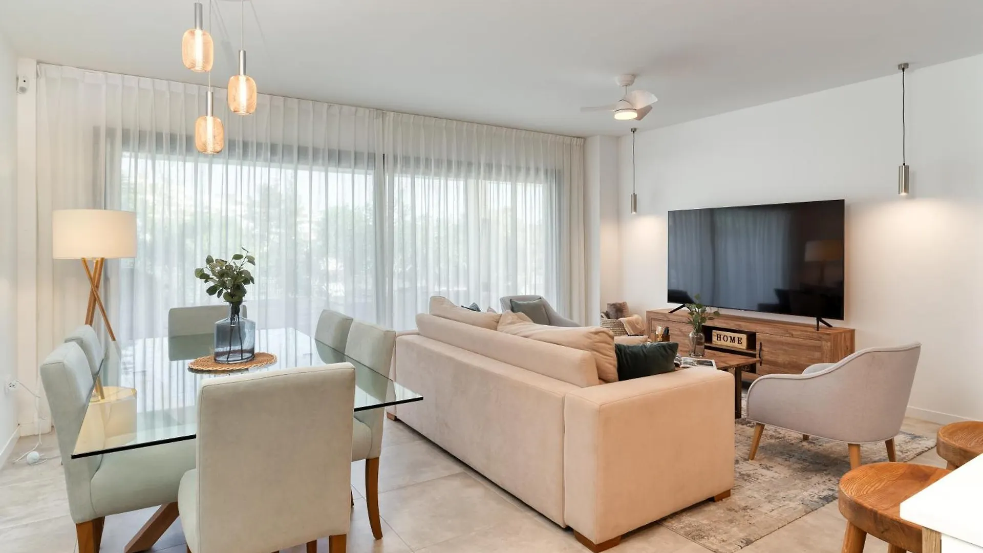 Spacious Apartment With Terrace And Garden Close To The Sea إِستيبونا 0*,