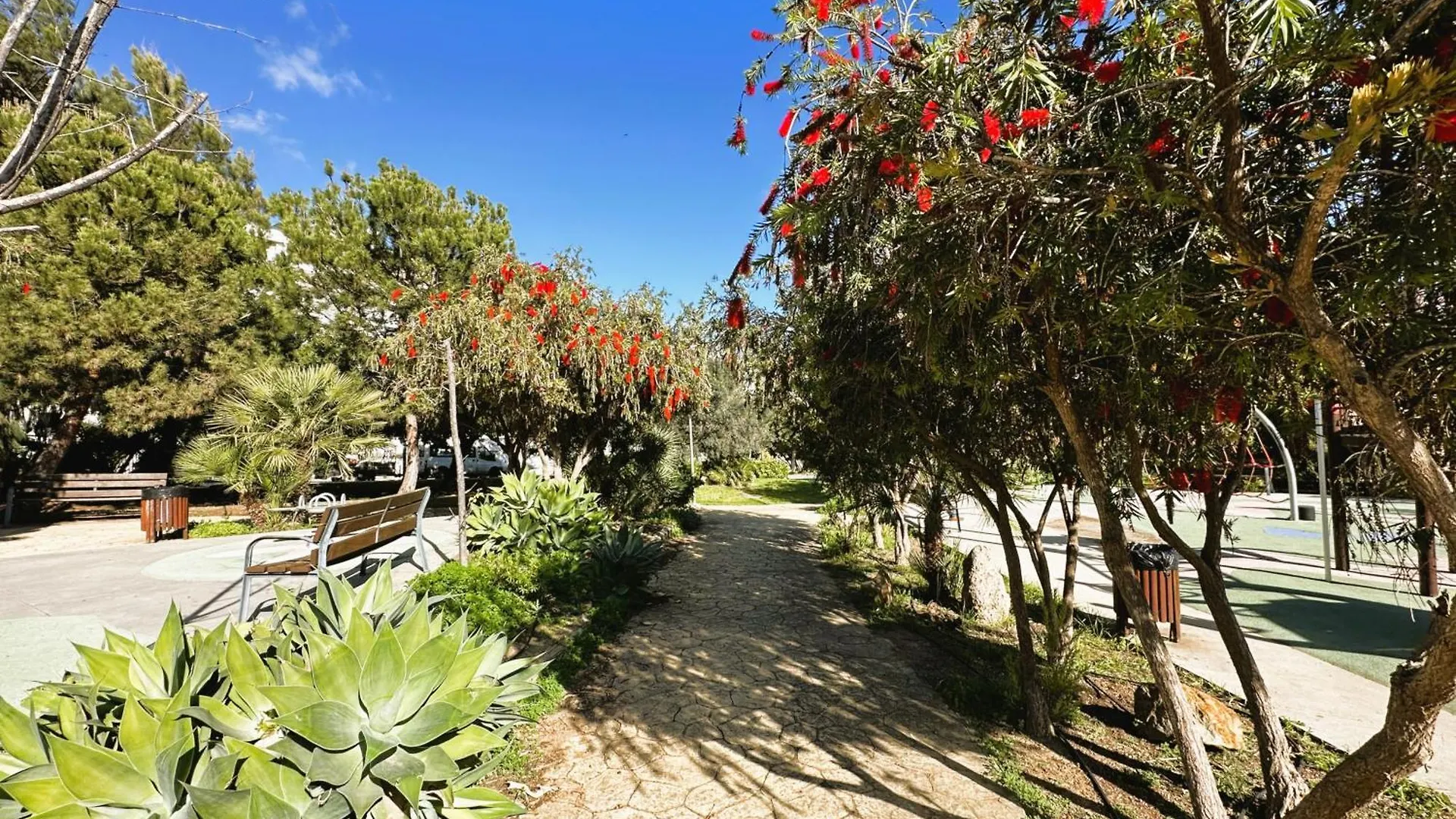 Spacious Apartment With Terrace And Garden Close To The Sea إِستيبونا 0*,