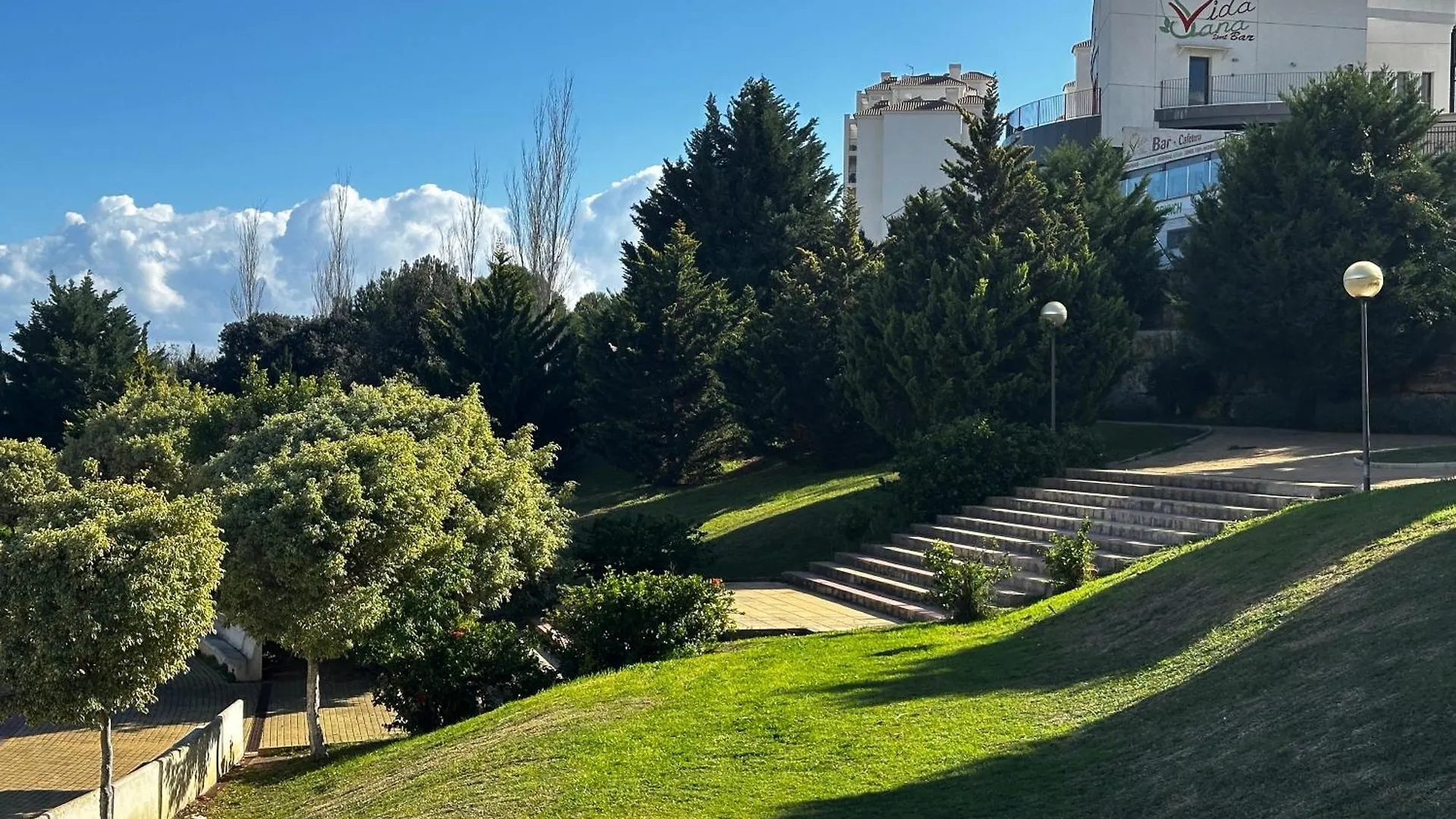 Spacious Apartment With Terrace And Garden Close To The Sea إِستيبونا